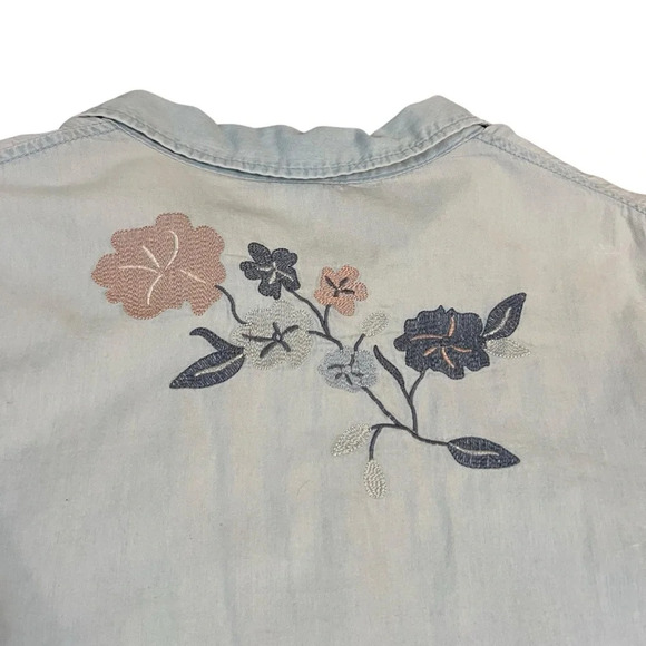 Denim Chambray Floral Embroidered Button Down Shirt XXL - Picture 5 of 6